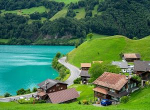 سويسرا