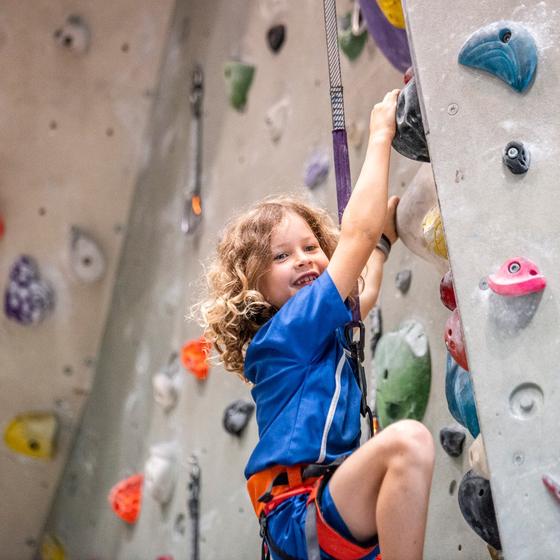 Cortina360 - centro indoor, outdoor & Guide Alpine
