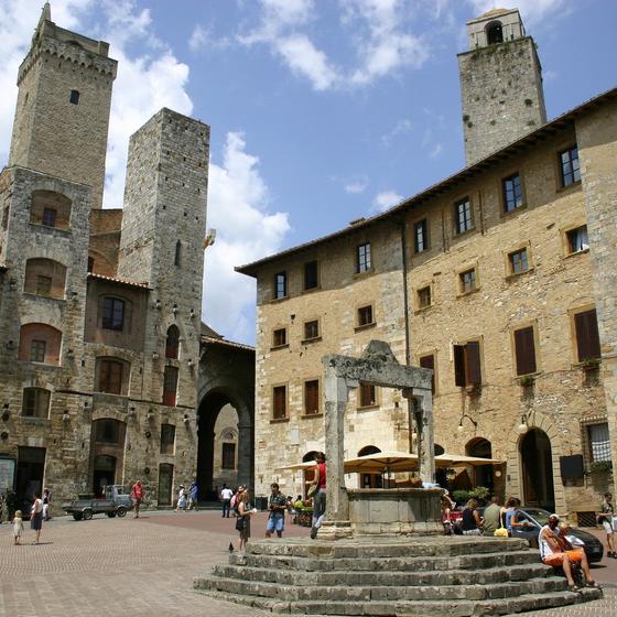 Piazza della Cisterna