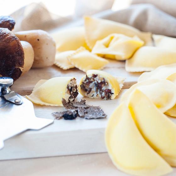 San Gimignano Experience - Cooking class, Truffle hunting, Wine tasting and much more